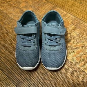Grey Toddler Gym Shoes, size 8
